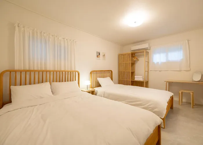 The Serenity 1961 #2mins Walk To Gyeongbokgung Palace Station #2rooms 3beds #gwanghwamun #seochon Family Trip * Seul