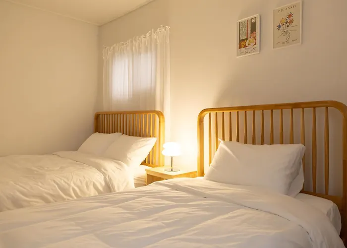The Serenity 1961 #2mins Walk To Gyeongbokgung Palace Station #2rooms 3beds #gwanghwamun #seochon Family Trip * Seul