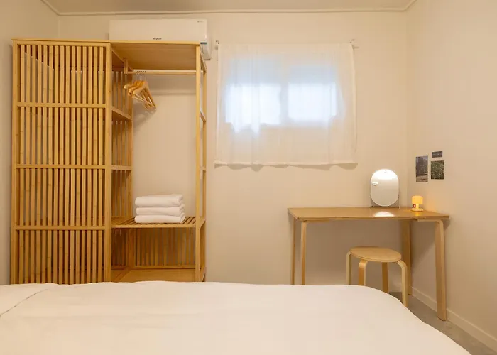 The Serenity 1961 #2mins Walk To Gyeongbokgung Palace Station #2rooms 3beds #gwanghwamun #seochon Family Trip Seul
